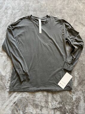 🆕 Lululemon EasySet Relaxed Long Sleeve *Wash, color code DWGG, size 6
